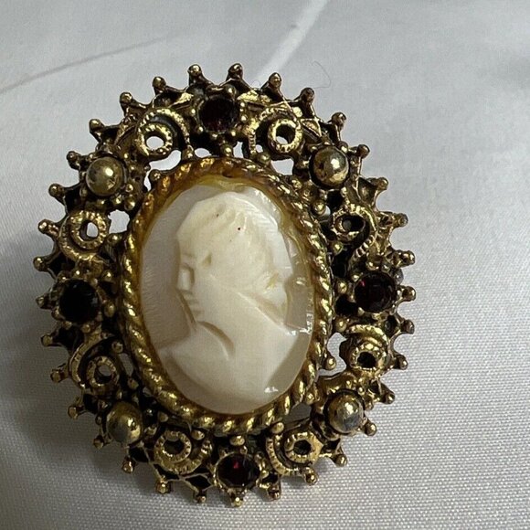 Vintage Florenza Gold Tone Hand Carved Shell Lady Cameo Ring Adjustable rubyred - Picture 4 of 10